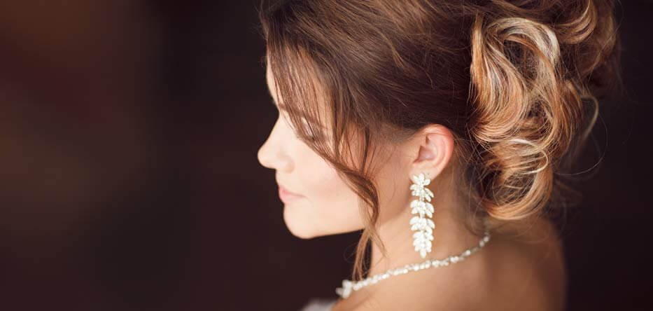 Bride with diamond jewelry